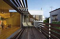 鉄骨造による増築住宅